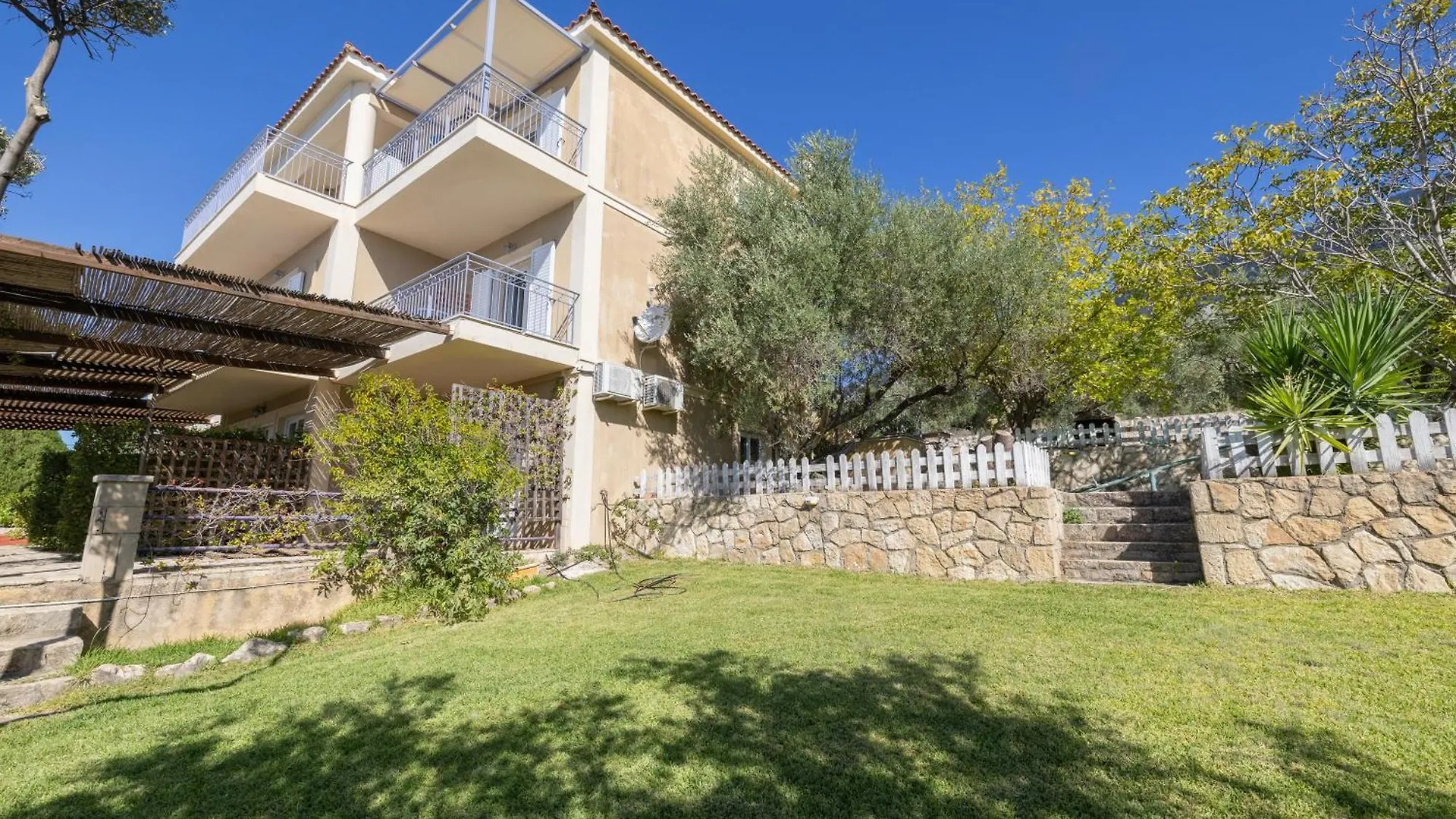 Delfinia Apartment Vlachata